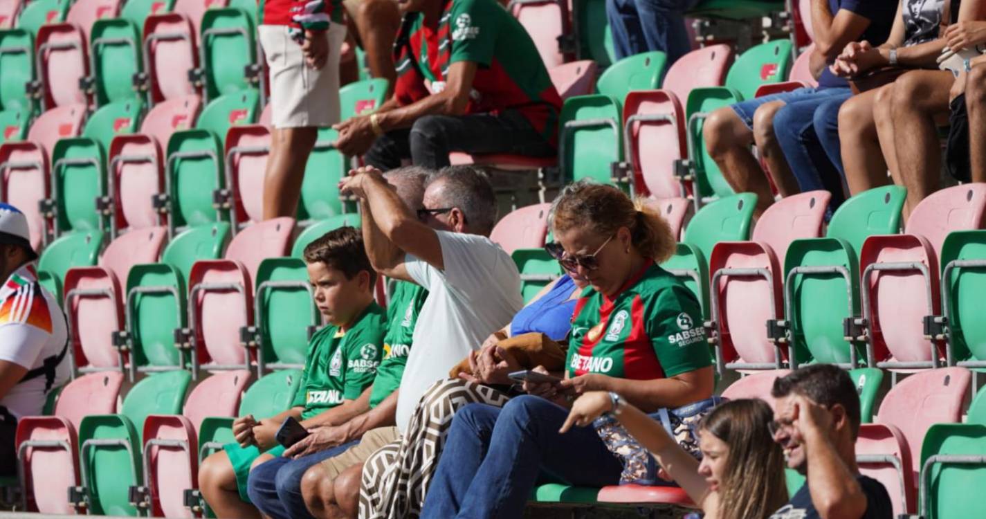 Veja quem está nos Barreiros a assistir ao Marítimo - Alverca