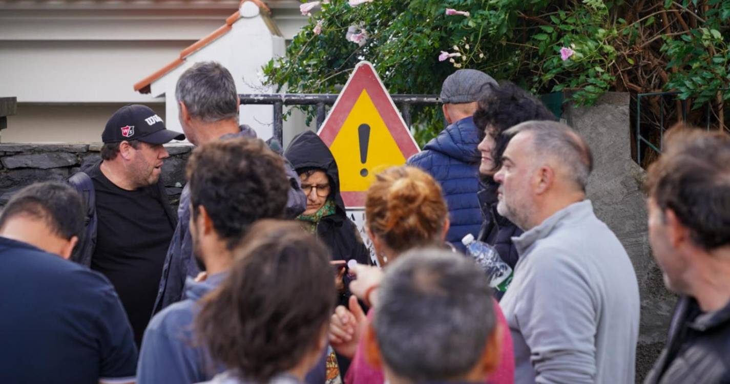 ‘Fascismo Nunca Mais, Canavieira Livre’ junta à volta de 80 pessoas (com fotos e vídeo)