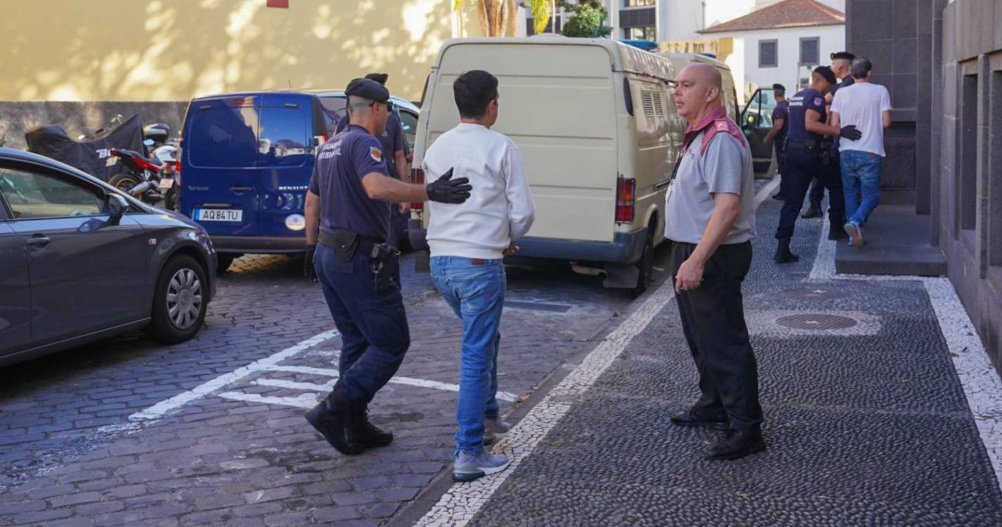 Julgamento tráfico de droga: Arguidos já estão dentro do Tribunal