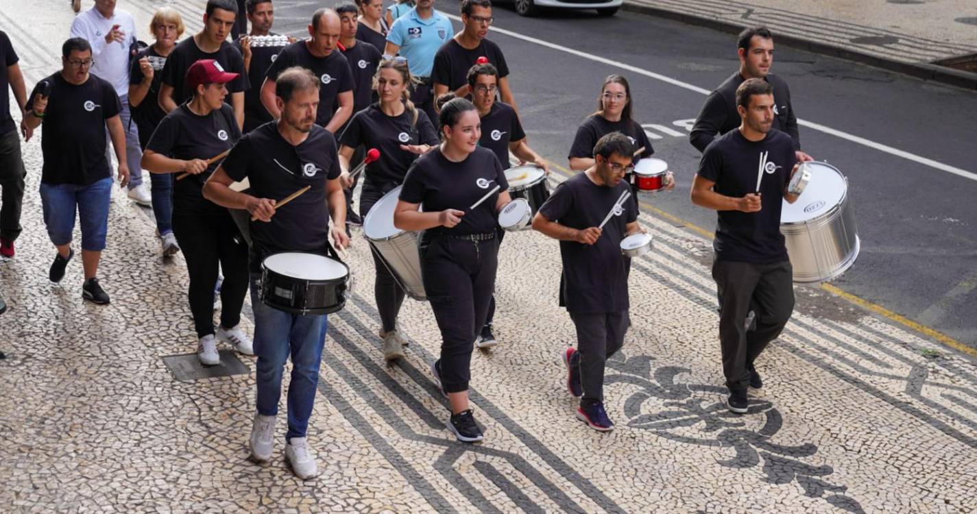 Dia Mundial da Saúde Mental assinalado com uma marcha (com fotos)