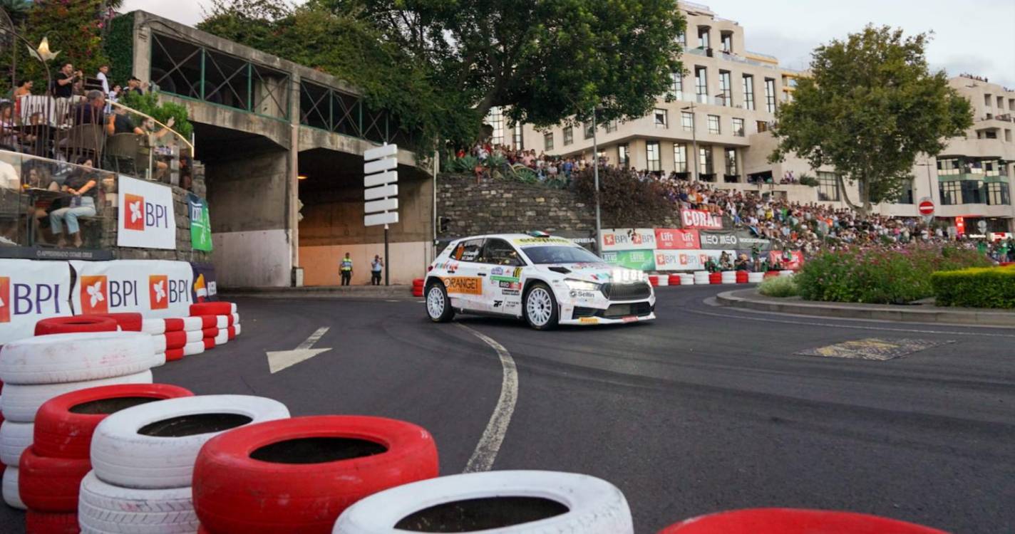 Simone Campedelli vence na super especial da Avenida do Mar