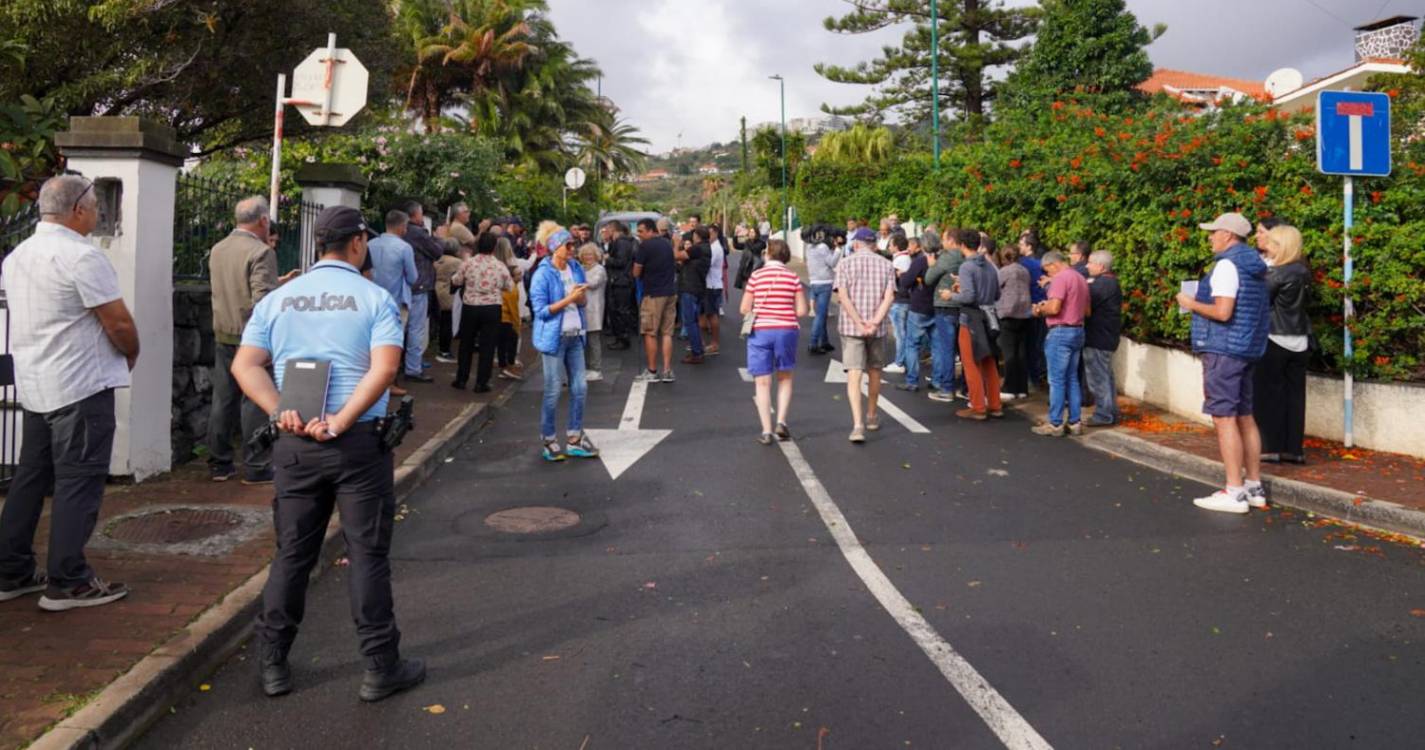 ‘Fascismo Nunca Mais, Canavieira Livre’ junta à volta de 80 pessoas (com fotos e vídeo)