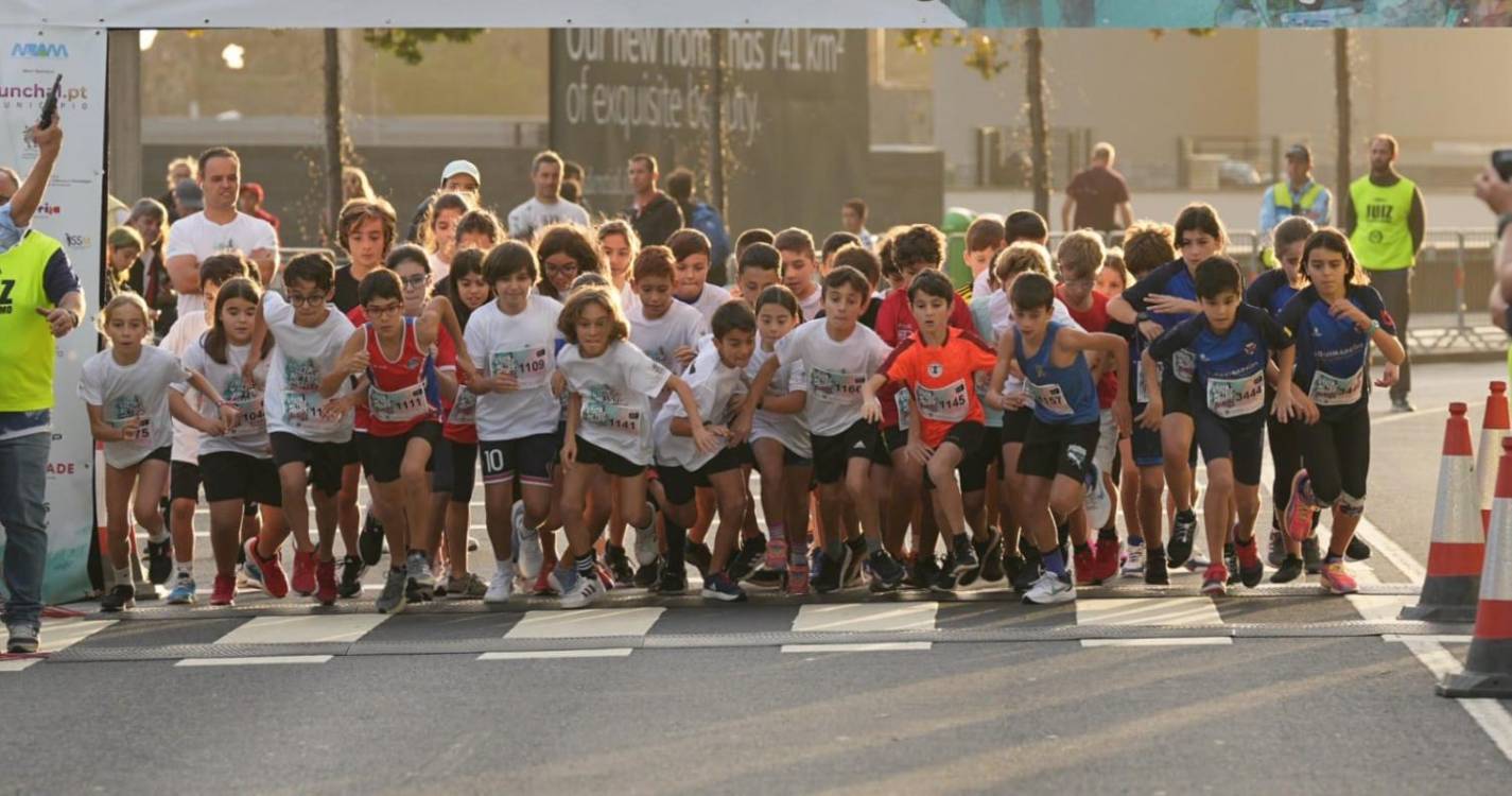 Público começa a juntar-se para a corrida de São Silvestre