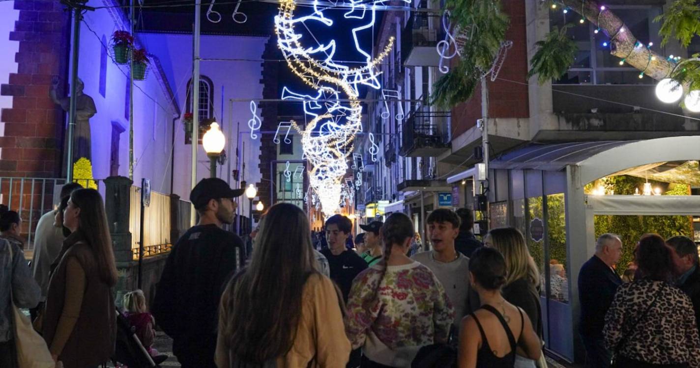 Veja a animação de Natal que enche o Funchal em 40 imagens