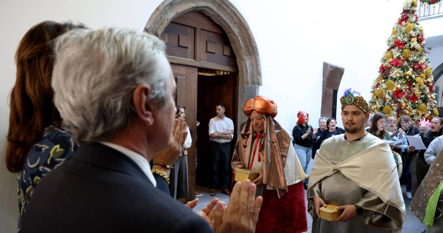 Garouta do Calhau ‘cantou os Reis’ na Assembleia