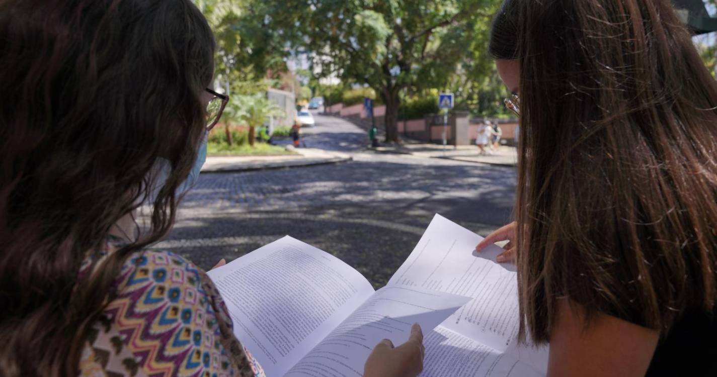 Alunos realizaram exames de filosofia e matemática