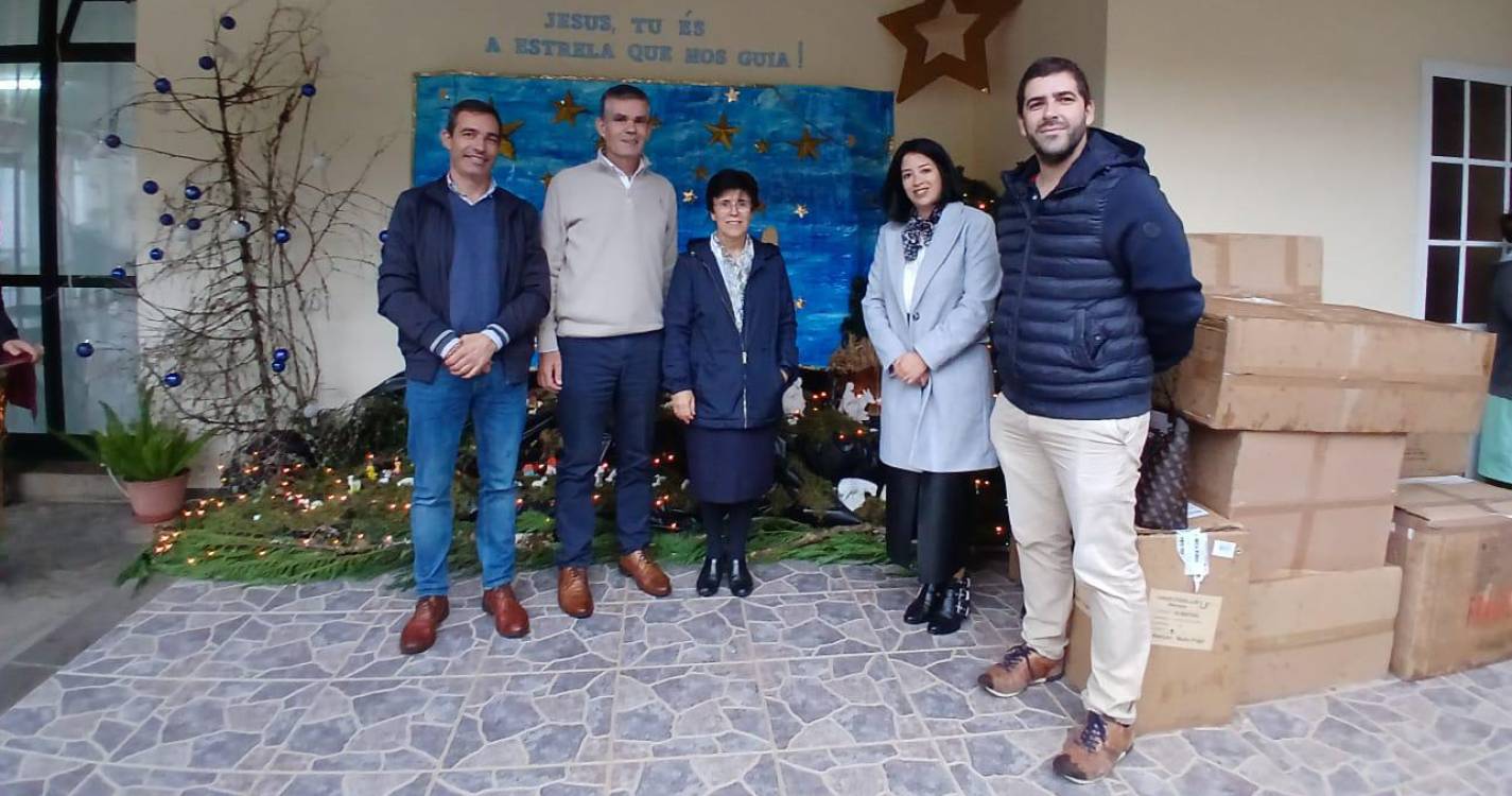 Junta de Freguesia do Estreito de Câmara de Lobos oferece prendas às crianças