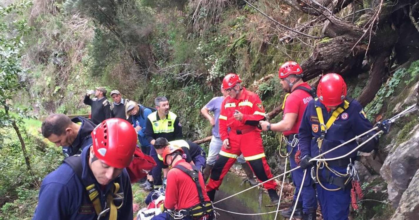 Bombeiros realizam operação complexa de resgate no Seixal