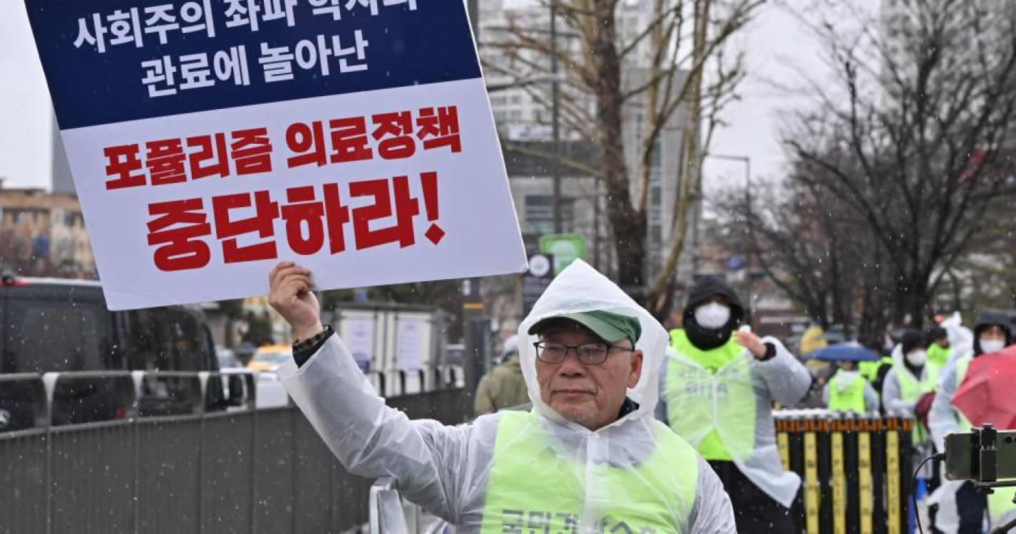 Governo da Coreia do Sul anuncia medidas duras contra médicos em greve