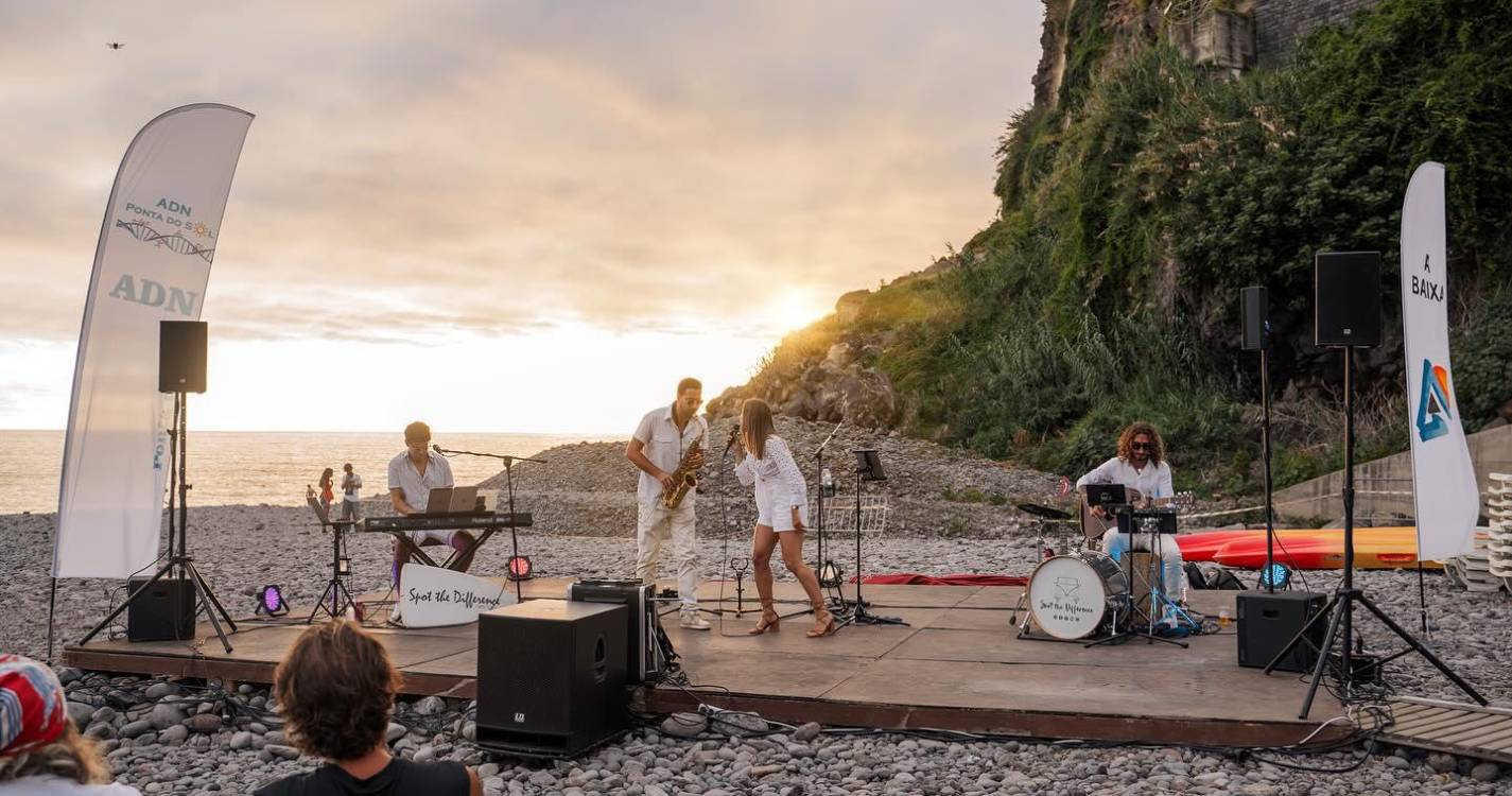 Ambiente relaxante na praia da Ponta do Sol (com fotos)