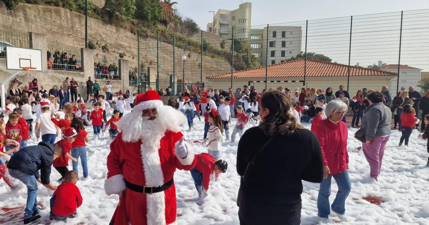 Pai Natal fez a festa na escola EB1 com Pré das Figueirinhas