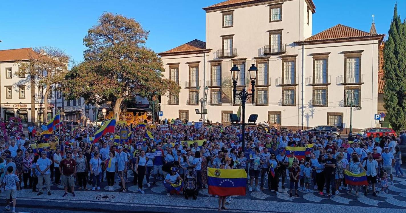 Comunidade venezuelana gritou liberdade na Praça do Município