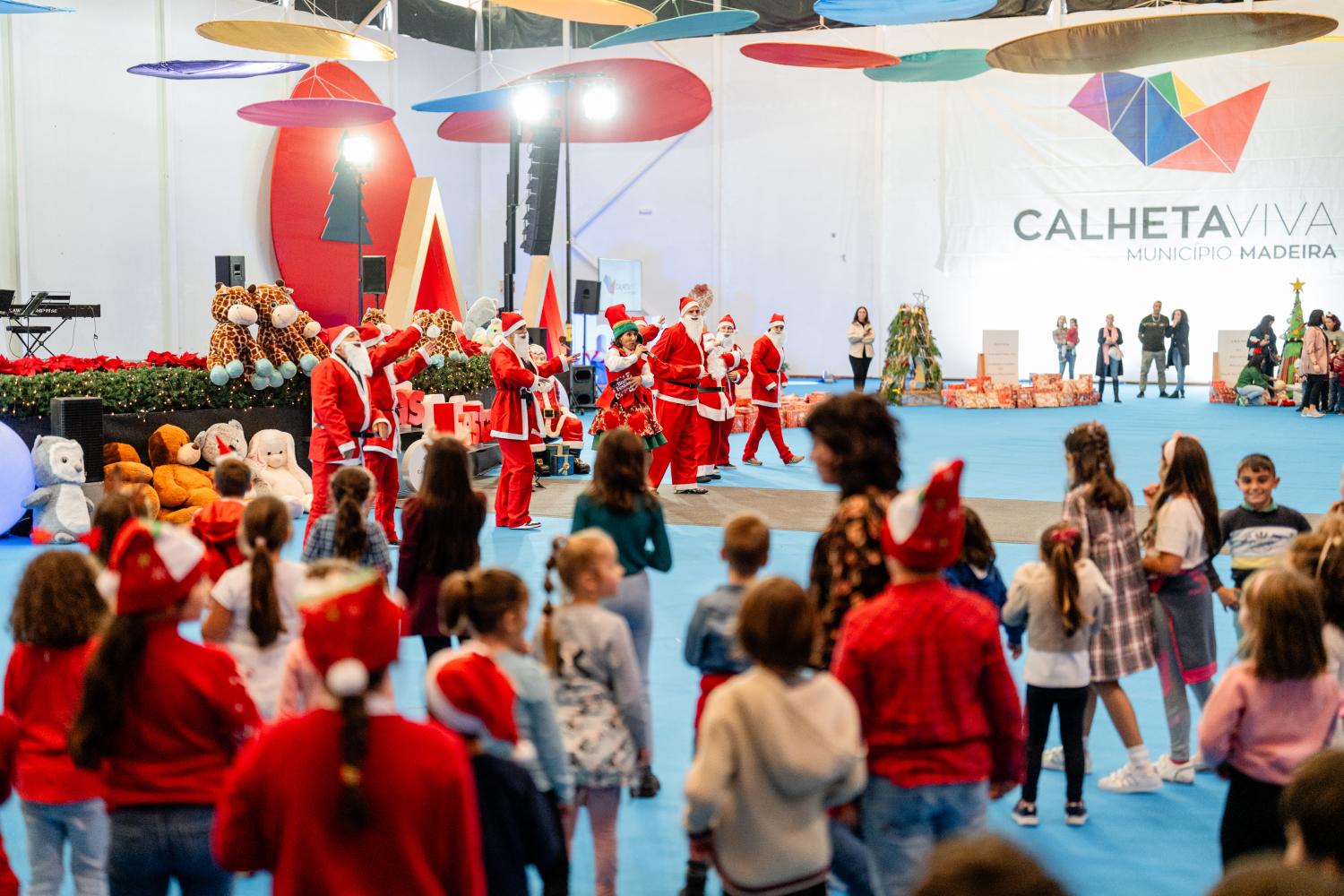 730 crianças da Calheta em festa de Natal