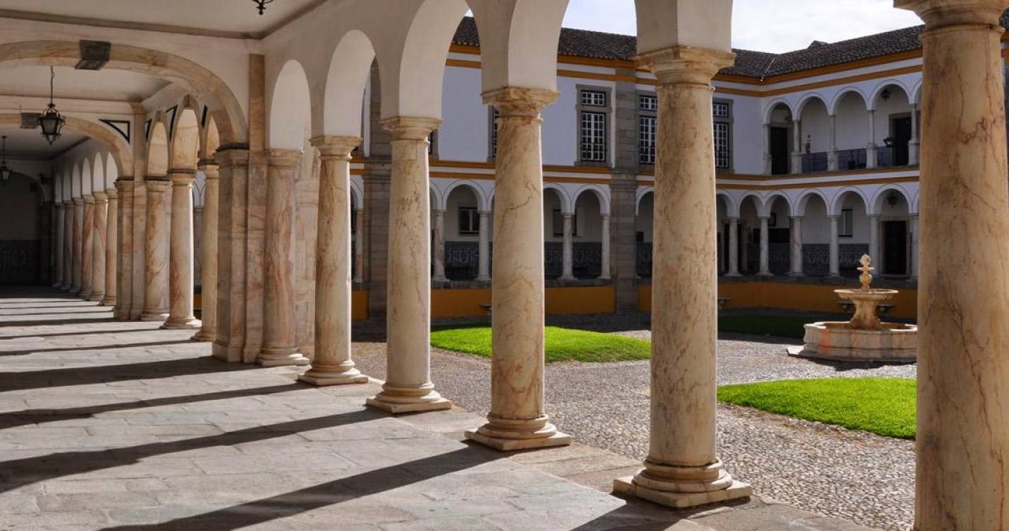 Universidade de Évora mantém professor alvo de denúncias de assédio no meio artístico