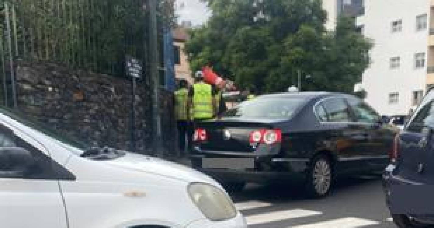 Mulher atropelada junto a passadeira no Caminho de Santo António