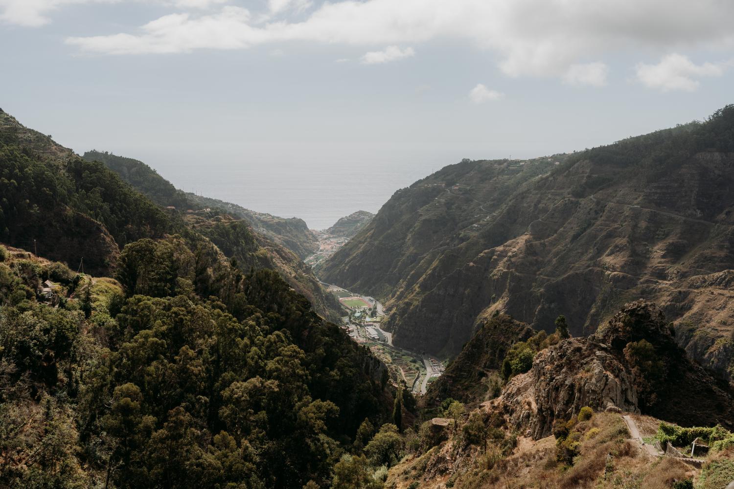 Ribeira Brava: Miradouros do Espigão e Sagrada Família recuperados num investimento de 7.500 euros (com fotos)