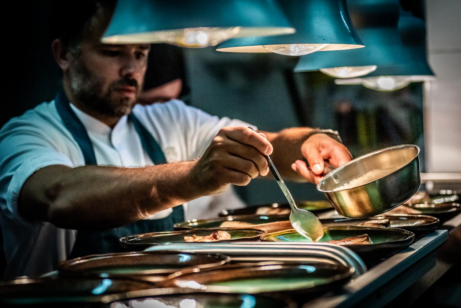 20 fotos com Sabores da Bósnia e da Madeira ‘À Mesa no Castanheiro’