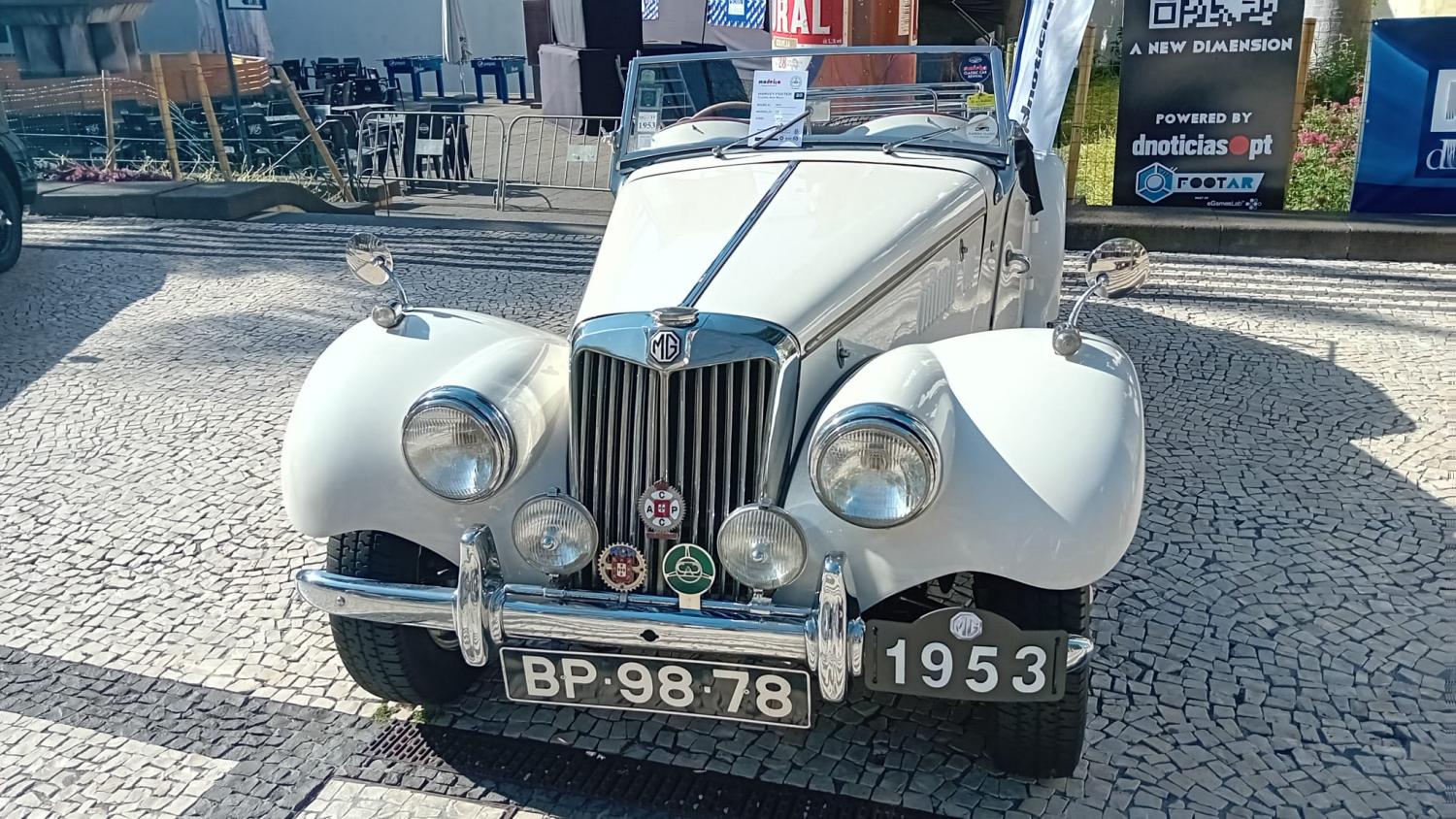 27 carros antigos recriam primeiro passeio de automóvel na Madeira