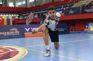 Badminton: Tiago Berenguer deu luta mas foi afastado da final do europeu sub-19