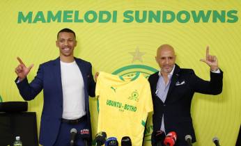 Miguel Cardoso é o novo treinador do Mamelodi Sundowns, da África do Sul