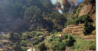 Fogo na Ribeira Brava está, neste momento, controlado