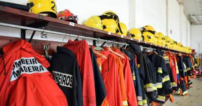 Incêndio em mato no Funchal mobiliza bombeiros