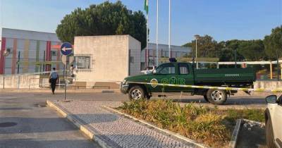 Aluno que esfaqueou colegas em escola de Azambuja colocado em centro educativo