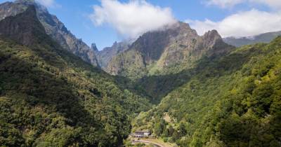 A Central Hidroelétrica da Fajã da Nogueira, em Santana, escapou às chamas que lavraram na Cordilheira Central.