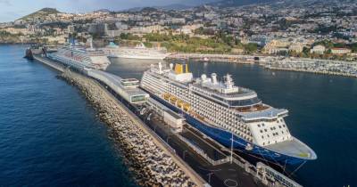 Três navios abrilhantam baía funchalense neste domingo chuvoso.