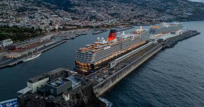 Estão hoje atracados no Porto do Funchal os navios de cruzeiro ‘Queen Anne’ e ‘Sky Princess’.