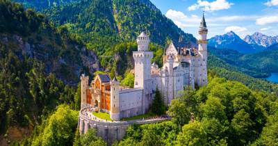 O Castelo de Neuschwanstein é o mais visitado da Alemanha e inspirou o palácio da Cinderela.