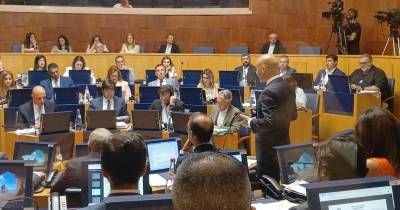 Pelo PSD, foi Brício Araújo o primeiro a intervir, naturalmente com uma oratória pró-orçamento.