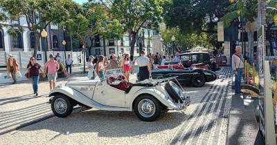 27 carros antigos recriam primeiro passeio de automóvel na Madeira
