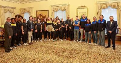 Albuquerque homenageou Madeira SAD pela conquista da Supertaça de Andebol feminino