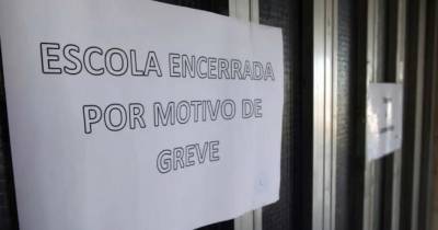 A greve nacional levou ao encerramento de escolas.