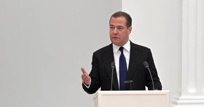 Medvedev denunciou que Washington e os seus aliados declararam uma “guerra sem regras” a Moscovo