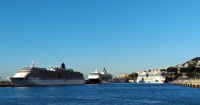 Porto do Funchal lotado com quatro navios