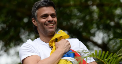 Venezuela pede à Interpol captura de opositor Leopoldo López