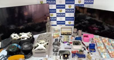 Polícia realizou operação especial contra o tráfico e consumo de drogas.