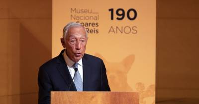 O Presidente da República discursa durante o lançamento da edição fac-símile de um caderno de viagens do Soares dos Reis no Museu Nacional Soares dos Reis, Porto.
