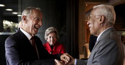 Esta tarde, na Fundação Calouste Gulbenkian, o Presidente da República encerra uma conferência no âmbito do centenário do nascimento de Mário Soares, onde também discursam o chefe de Estado de Cabo Verde, José Maria Neves, e o presidente do Conselho Europeu, António Costa.