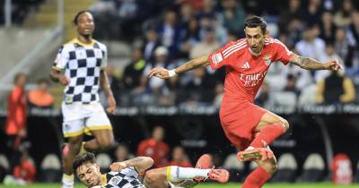 Benfica segue a cinco pontos do líder Sporting.