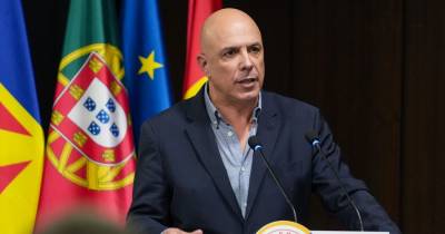 PS acusa Montenegro de tentar “abafar promessa não cumprida” com redução de 10% no valor das viagens