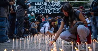 Velas acenderam-se em Caracas pela liberdade de mais de 2.500 presos políticos (com fotos)