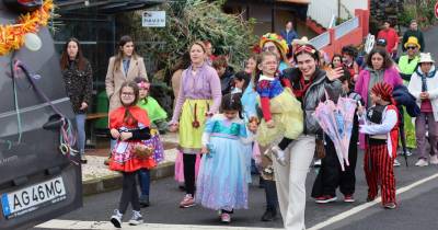 Princesas, palhaços e muitas malassadas no Carnaval do Seixal (com fotos)