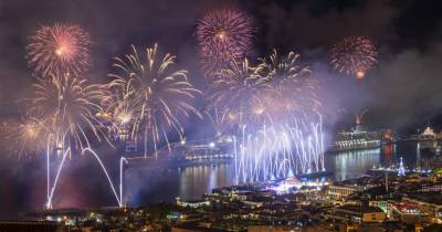 Com duração de oito minutos e 59 postos de queima (27 no anfiteatro do Funchal, 25 na frente mar da cidade e cinco no mar e ainda dois na ilha do Porto Santo), o espetáculo combinará pirotecnia com tecnologias multimédia inovadoras, incluindo lasers, luzes e música.