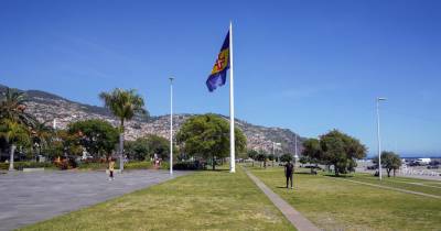 Já no sábado, a mesma estação havia registado uma temperatura de 30°C às 20h00.