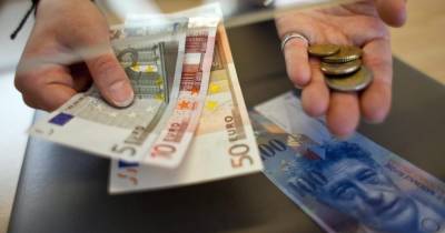 Euro cai após divulgação de dados positivos da economia dos EUA