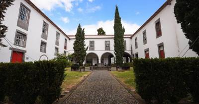 O Coro da Universidade da Madeira apresenta-se ao público no Colégio dos Jesuítas.