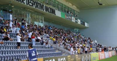 I Liga: Boa moldura humana para assistir ao Nacional x Farense (com fotos)